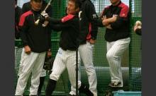 画像　ロッテ岡田、来年はヒット打てそう 	