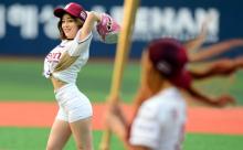 よくアイドルが始球式やってるけど、始球式の練習してきてなくね？