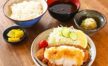 とんかつ定食のキャベツにドレッシングかける奴ｗｗｗｗｗｗｗｗｗｗｗｗｗｗｗ