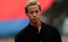 【悲報'】本田圭佑さん「アジアナンバー１プレーヤーの俺になぜオファーが来ない？」 	