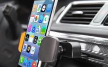 【悲報】12月からスマホ運転の罰則がスーパー強化されてしまう
