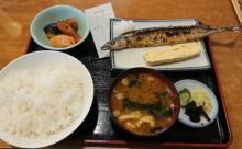 【画像】このサンマ定食に出してもいい値段 	