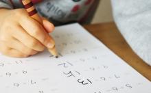 【画像】日本の小学校、「かけ算の順序」が存在すると言い張ってしまう