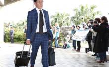 【朗報】日ハム栗山監督、機内で愛する翔平の試合を観ながら沖縄入り