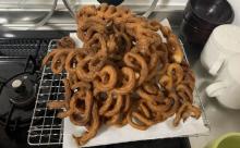 （ヽ´ん`）｢家で作るとこれだけのチュロスが500円で作れる。イオンシネマだと6倍はする｣