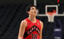 【悲報】NBA渡邊雄太さん、味方の濡れ衣で敵にブチ切れられる
