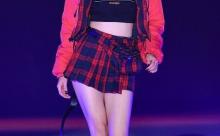 【画像】モデルのめるるさん、意外と太ももがめるるだと話題