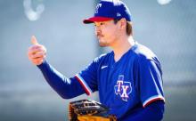 有原航平 DFA　他球団移籍やマイナー降格も