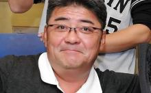 【悲報】亀山努さん、サンドイッチマンみたいになる