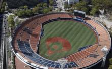 バウアー争奪戦！ ベイスターズ8億円！ 巨人15億円！？ ソフトバンク30億円！！？？