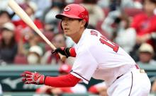 カープ佐藤啓介が頭部死球で負傷交代。オリックス山田修義は危険球退場