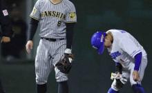 阪神・佐藤輝が痛恨失策　2軍降格決定　代わって渡辺が昇格へ