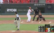 【広島対巨人24回戦】広島、6回2アウト三塁から秋山翔吾のタイムリーで1点を返し2点差に迫る！！！！！！！！！