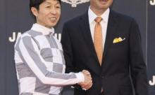 イチロー氏がジャパンCの表彰式に登場「アスリートとして感銘を受けました」武豊との超豪華2ショットに競馬ファン歓喜