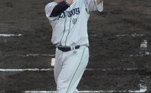 統一球シーズンの2011年　中村剛也（西）48本　千葉ロッテ（ロ）46本