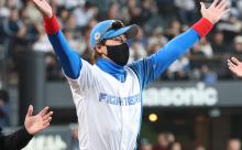 言われてみれば野球だけかも？監督がユニフォームを着ている理由