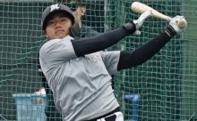 ロッテ西川史礁、ラスト93スイング目でバックスクリーン直撃弾「まだ70点ぐらい」と自己採点