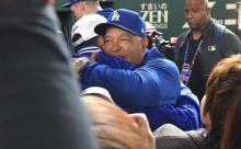 ドジャース　ベッツが緊急帰国　ロバーツ監督「昨日の昼間に帰って、無事にアメリカに帰った」