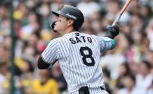 阪神・佐藤輝がリーグ単独トップ７号３ラン！「伊原に追加点をとってあげたいと」１試合２発は今季２度目、全６打点の大暴れ