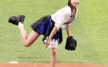モーニング娘。’２５の牧野真莉愛が「感動だぜっ！」ファーストピッチセレモニーで見事ノーバン投球　熱烈な日本ハムファン