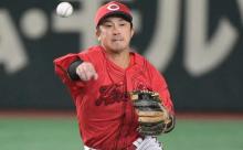 カープ上本、超ファインプレー！日ハム万波の打球を回転キャッチ＆正確スローで長打阻止！！