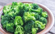 【悲報】ブロッコリー、茹でてマヨつけるしか食べ方がない