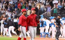 【悲報】カープファン、7点リードで謎の頭痛に襲われる…