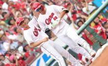 カープ中村奨成、走者一掃の代打逆転3点タイムリーツーベース！森翔平の代打→初球打ちで起死回生打！！