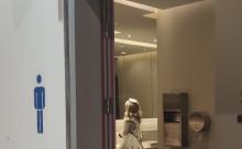 トイレ入ったら美少女いたｗｗｗｗｗｗｗｗｗｗｗｗｗｗｗｗｗｗｗｗ