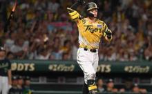阪神・佐藤輝　２４号Ｖ２ラン！８４試合目でキャリアハイ並んだ　「全然狙っていない」も今季初聖地右翼席弾に確信バット投げ