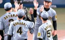 阪神・岩崎　２年ぶりの３０セーブ「勝てたんでよかったです」ブルペンデー７人リレー締めた１回０封